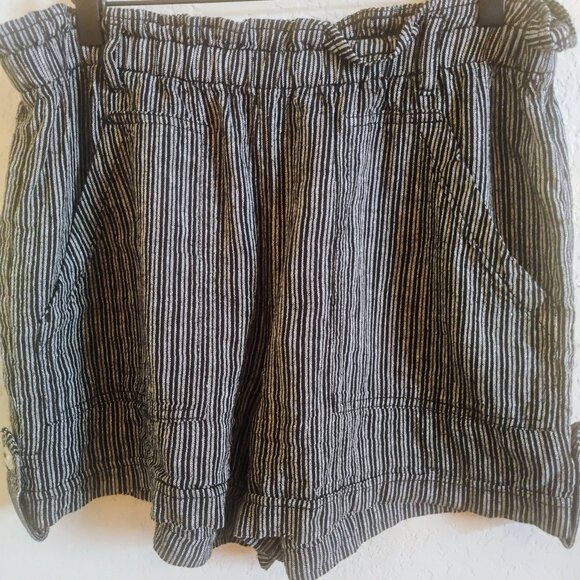 Time & Tru Linen Blend shorts - Picture 1 of 7